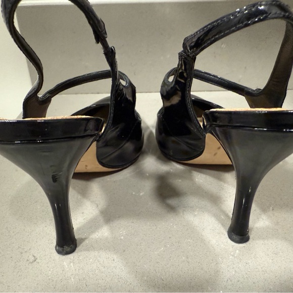 Plenty of wear left in these classy heels. Very traditional and classic. - Picture 5 of 9